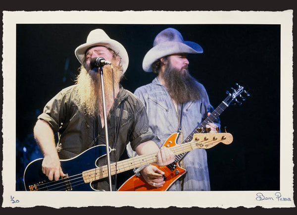 ZZ Top - Dusty singing Billy orange guitar 1/20